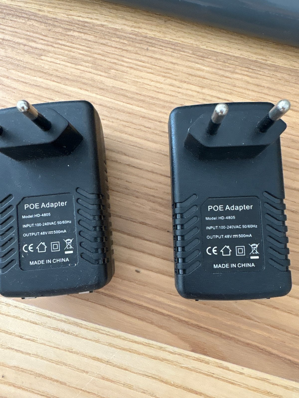 Twee POE adapters model: HD-4805, Ophalen of Verzenden, Gebruikt