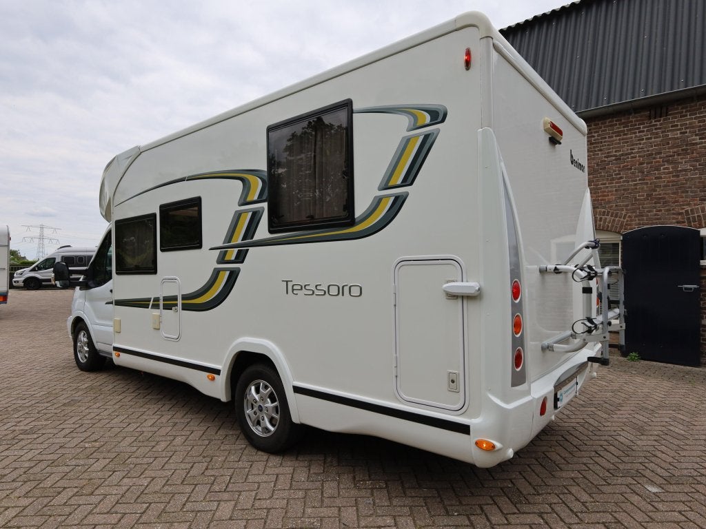 Benimar Tessoro 495 QUEENSBED + HEFBED, Caravans en Kamperen, Campers, Niet ingevuld, Koelkast, Ringverwarming, Luifel