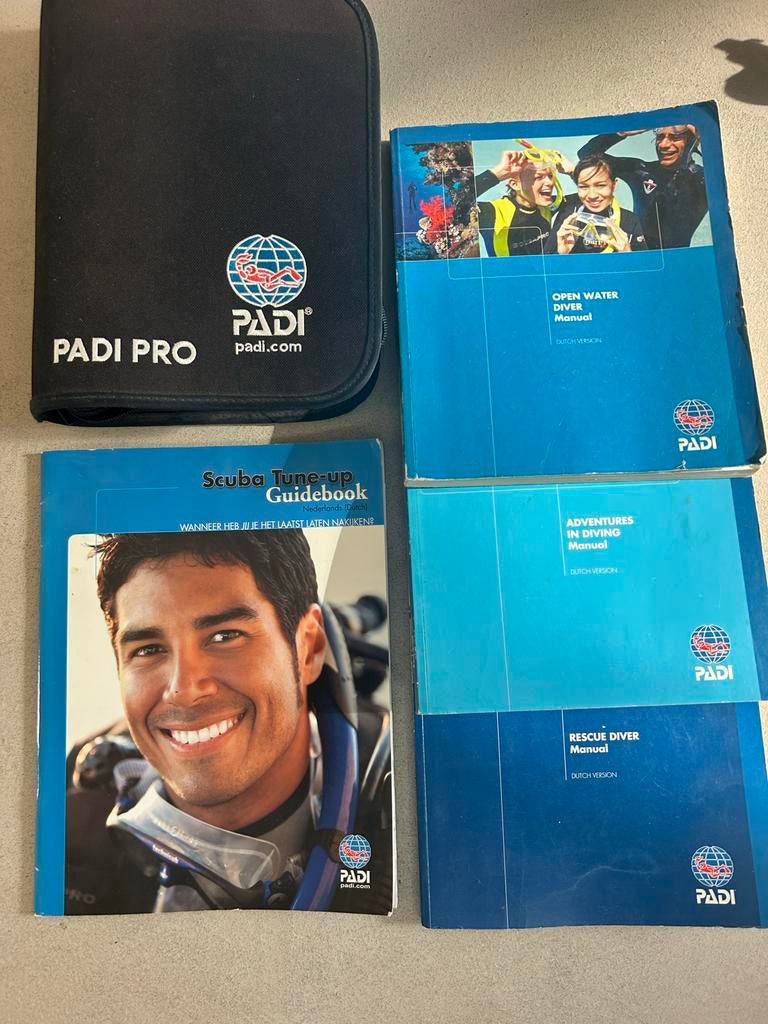 PADI Duikcursus Boeken Set - Open Water, Adventures, Rescue, Verzenden, Gelezen, Overige niveaus