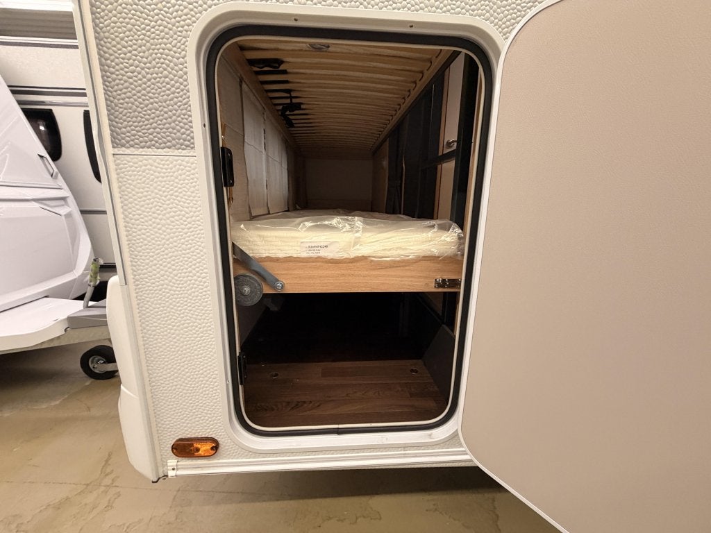 Knaus Sport 500 QDK 1800KG + Stappelbed, Dwarsbed, Bedrijf, Schokbreker, 5 tot 6 meter