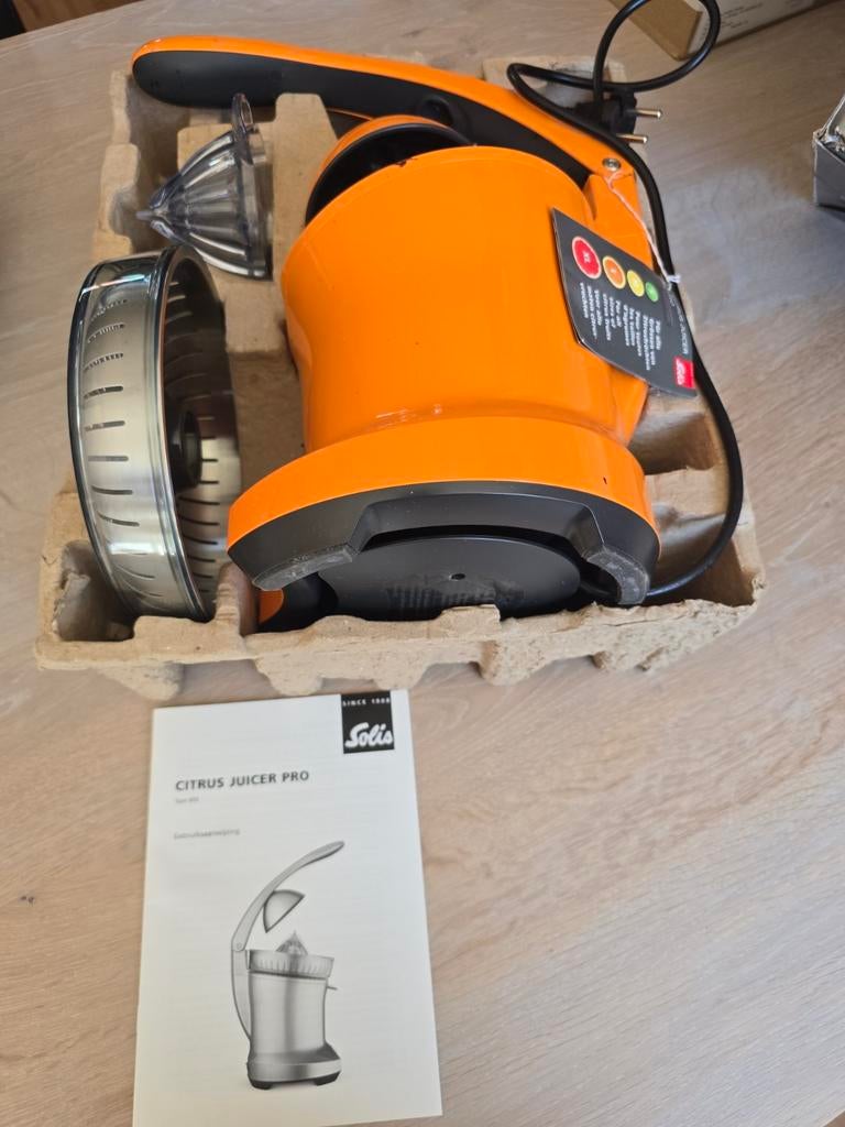 Solis Citrus Juicer Pro - Oranje Zo goed als nieuw in doos, Ophalen of Verzenden, Zo goed als nieuw