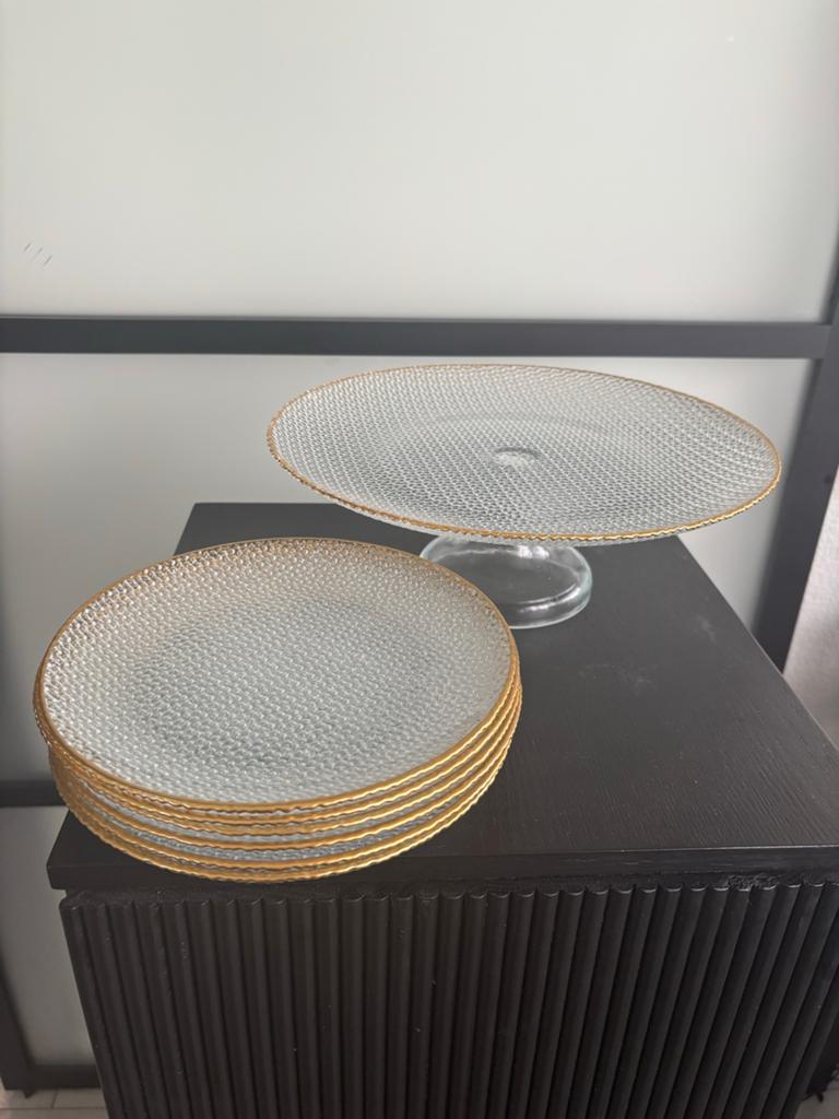 Taartplateau met 6 borden gouden rand - Nieuw, Huis en Inrichting, Ophalen of Verzenden, Nieuw