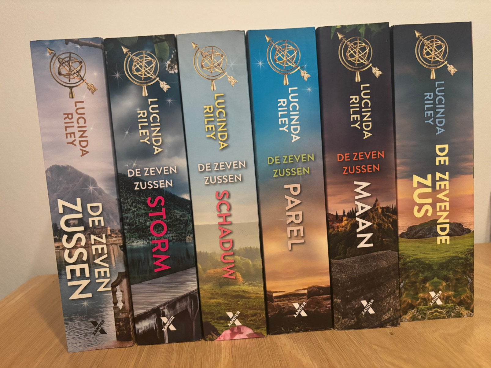 Lucinda Riley - De zeven zussen 6 boeken, Boeken, Ophalen, Zo goed als nieuw, Lucinda Riley