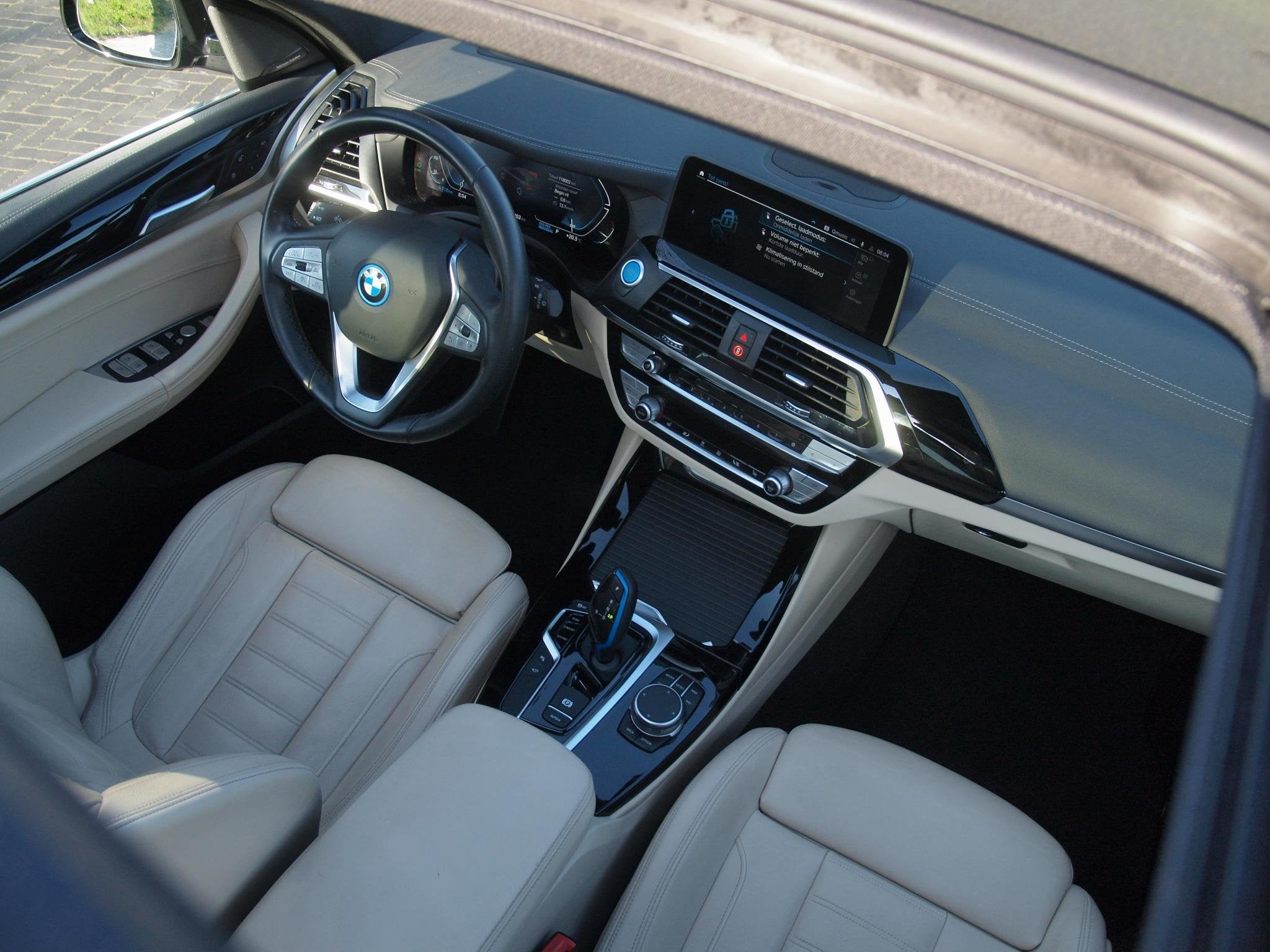 BMW iX3 High Executive 80 kWh | Panoramadak | Head-Up Displa, Auto's, Automaat, Achterwielaandrijving, Gebruikt, Zwart