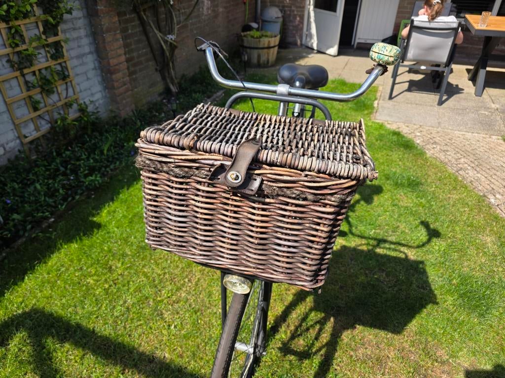 Mooie sparta fiets met mand, Fietsen en Brommers, Fietsaccessoires | Fietsmanden, Ophalen, Gebruikt