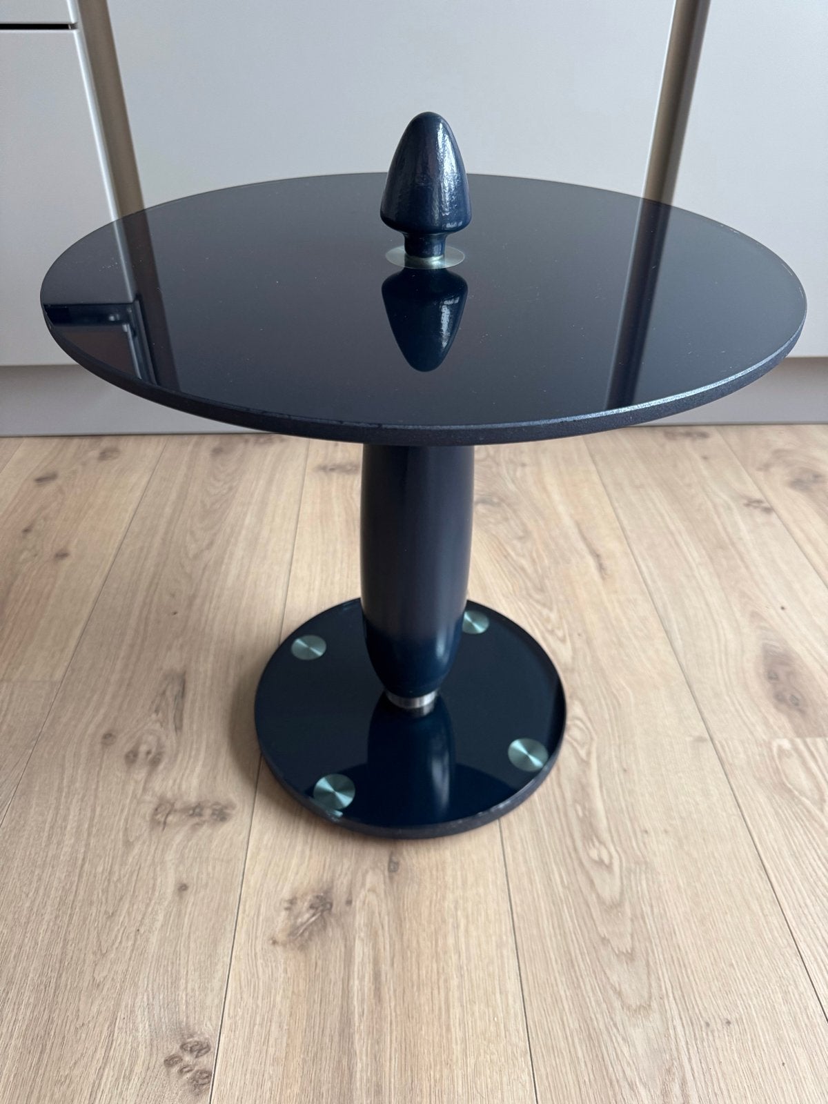 Leolux Zyga 552 glazen zeldzame  bijzettafel -Hugo de Ruiter, Minder dan 55 cm, Rond, Ophalen, 45 tot 60 cm