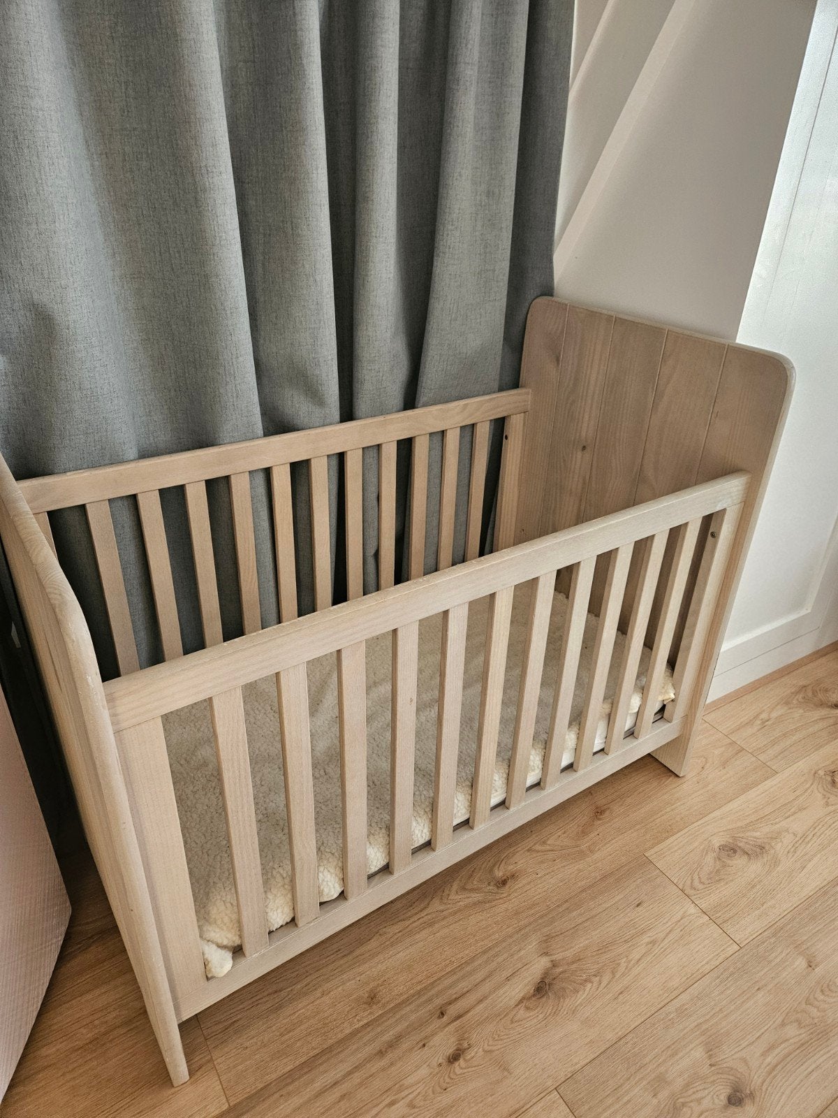 houten ledikant met matras, Kinderen en Baby's, Kinderkamer | Bedden, Ophalen, Gebruikt, Minder dan 140 cm, Matras