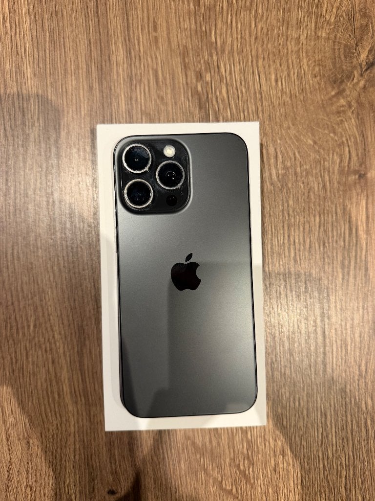 iPhone 15 Pro Max 512GB — nette staat, incl. doos