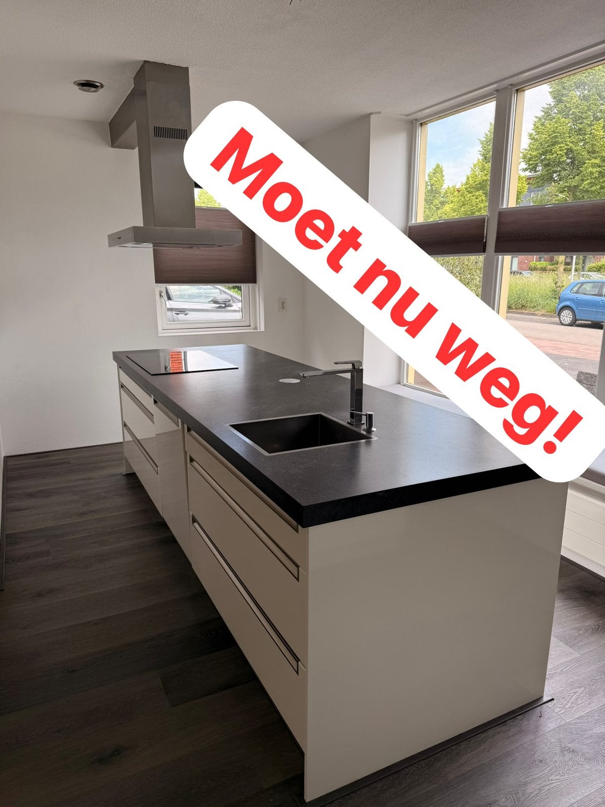 Moderne keuken met kookeiland en inbouwapparatuur, Ophalen, Gebruikt, Overige typen, Composiet