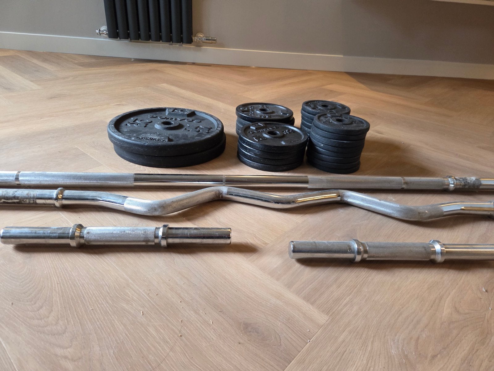 Gewichten, dumbells en lange staven fitness set, Sport en Fitness, Ophalen of Verzenden, Gebruikt, Armen, Halterschijven