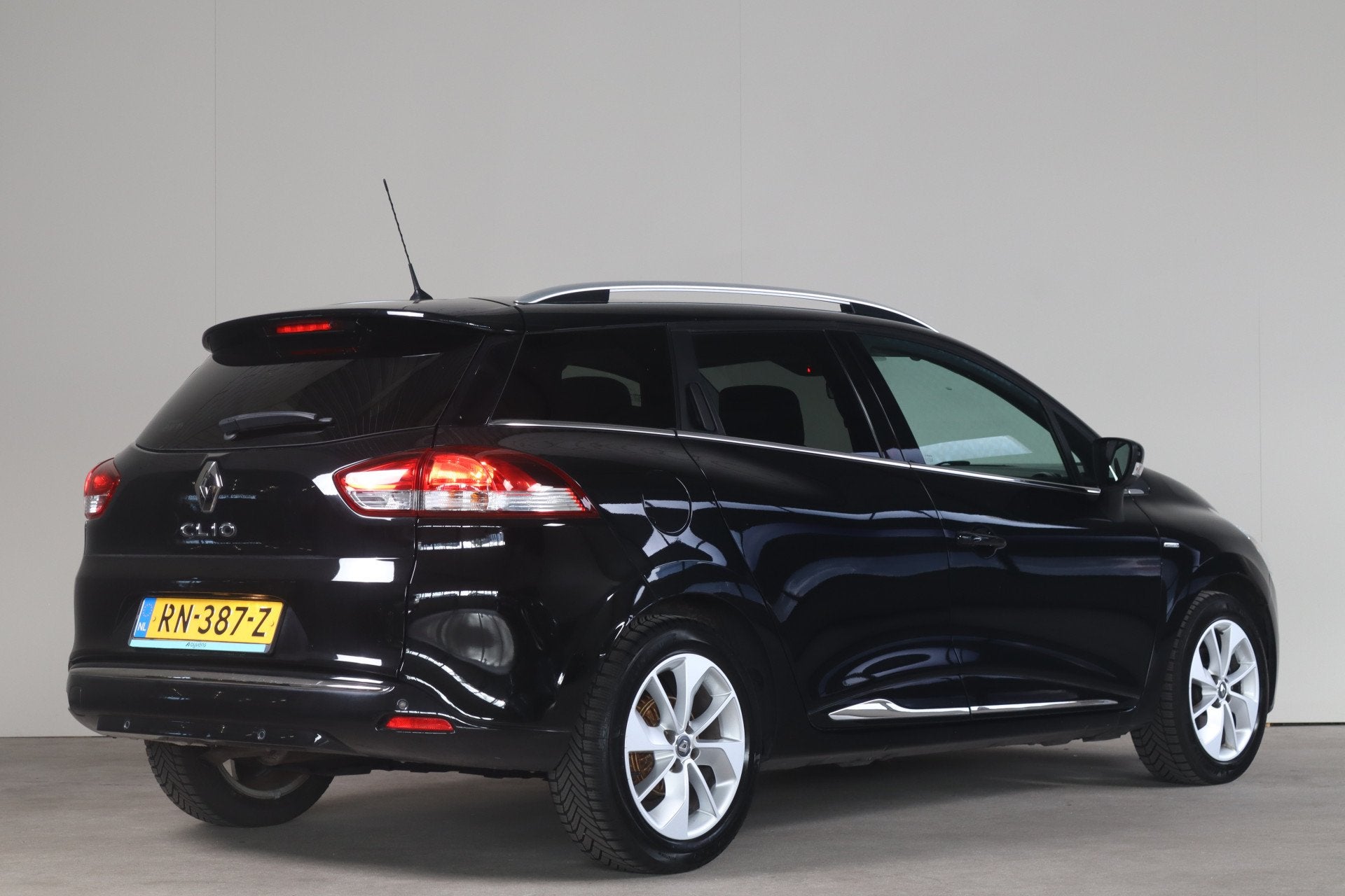 Renault Clio Estate 0.9 TCe Limited - NL- Auto! Airco I Park, Auto's, 898 cc, Gebruikt, Euro 6, 580 kg