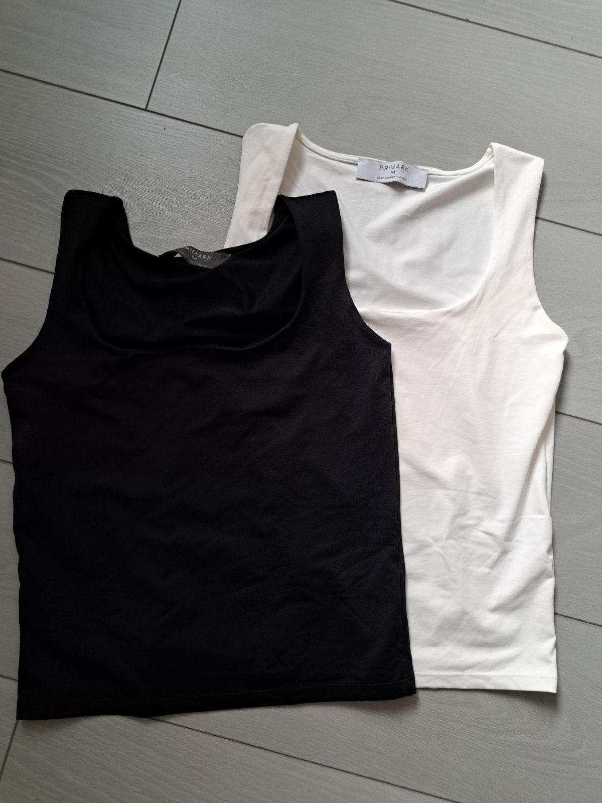 Primark Topjes Zwart en Wit Maat M, Maat 38/40 (M), Nieuw, Ophalen of Verzenden, Zonder mouw