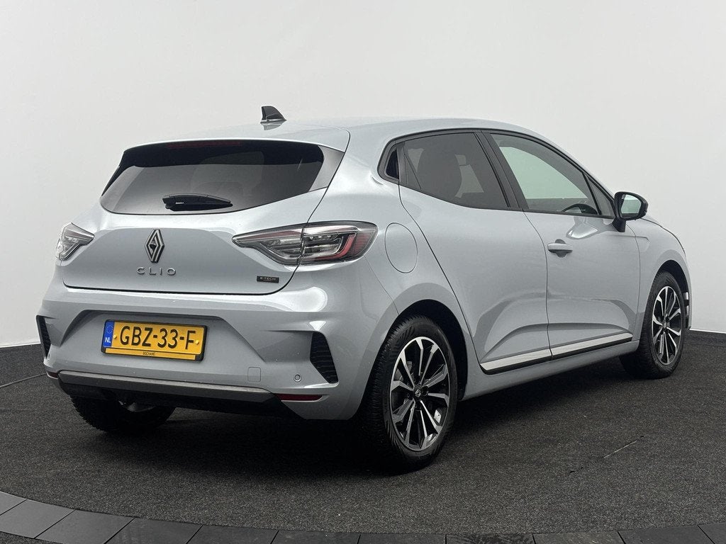 Renault Clio 1.6 E-Tech Full Hybrid 145 techno | Stoelverwar, Auto's, Renault, Gebruikt, Met garantie (alle), Leder en Stof, 23 km/l