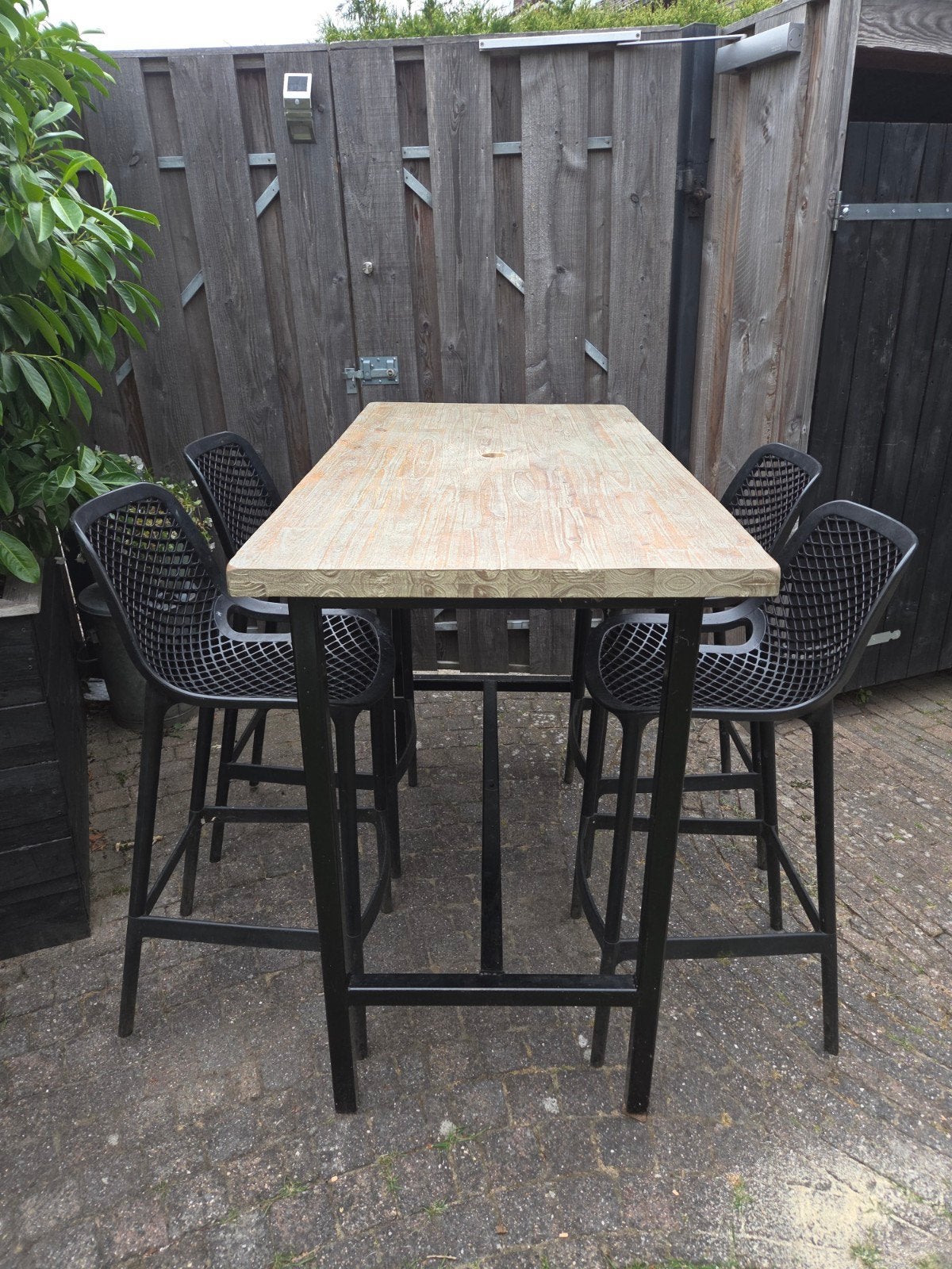 Tuintafel met 4 kunststof barkrukken en parasol, Ophalen, Gebruikt, Rechthoekig, Kunststof