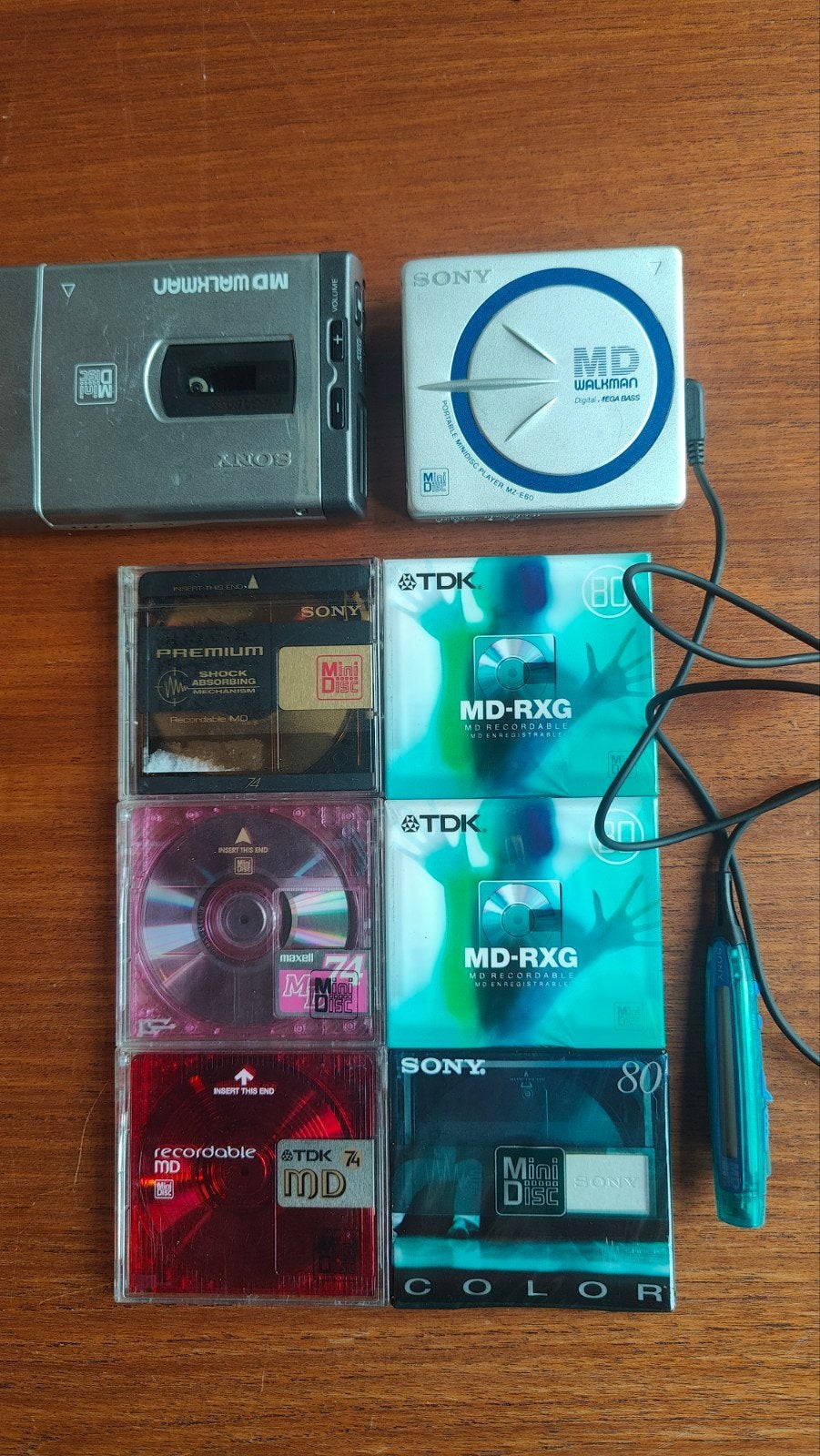 2x Sony MiniDisc Spelers met MD's en Accessoires, Ophalen of Verzenden, Minidisc-speler