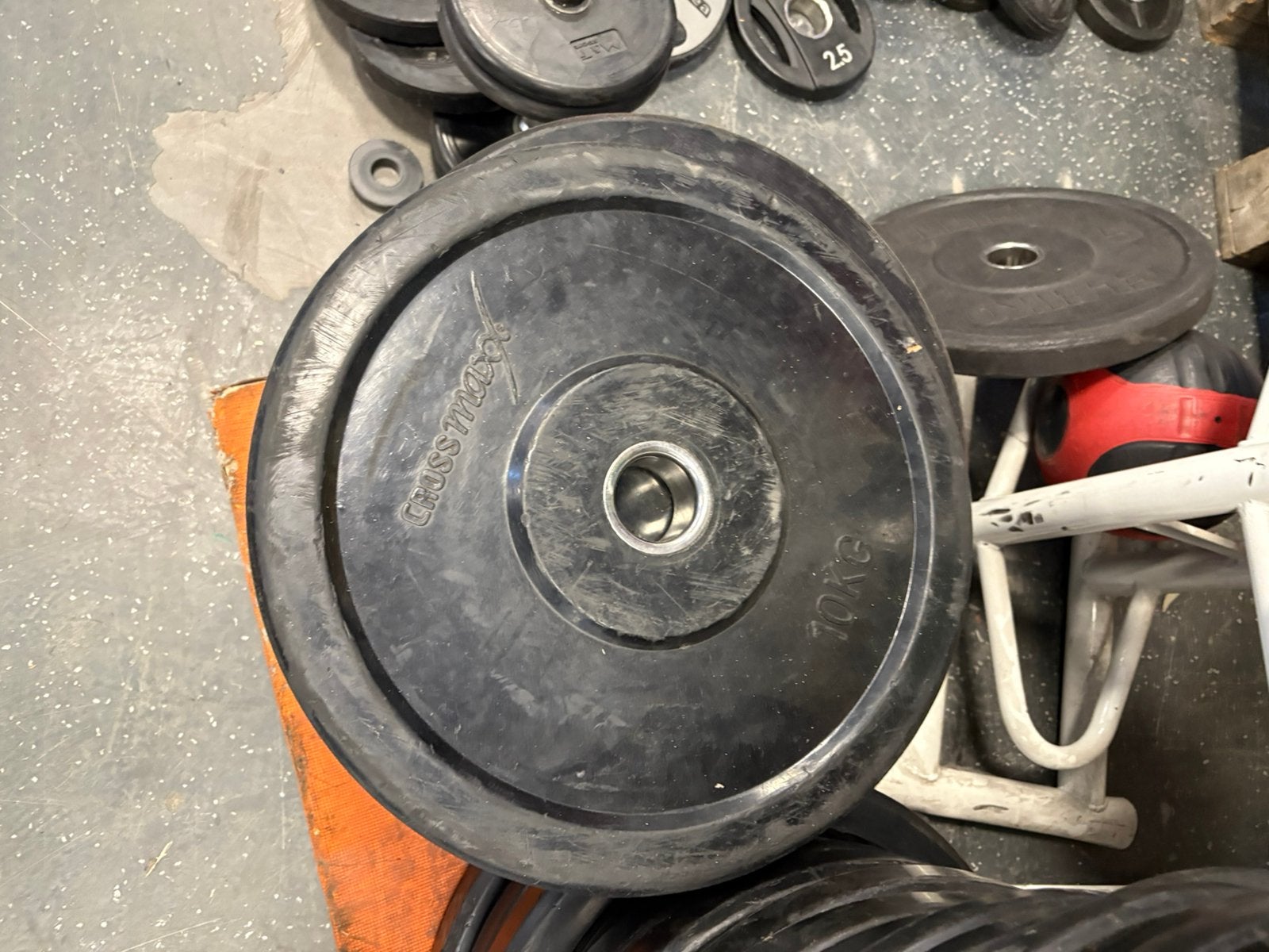 Crossmaxx bumperplates 10 x 5 en 10 x 10 kg, Ophalen, Halterschijven, Gebruikt, 150 kg