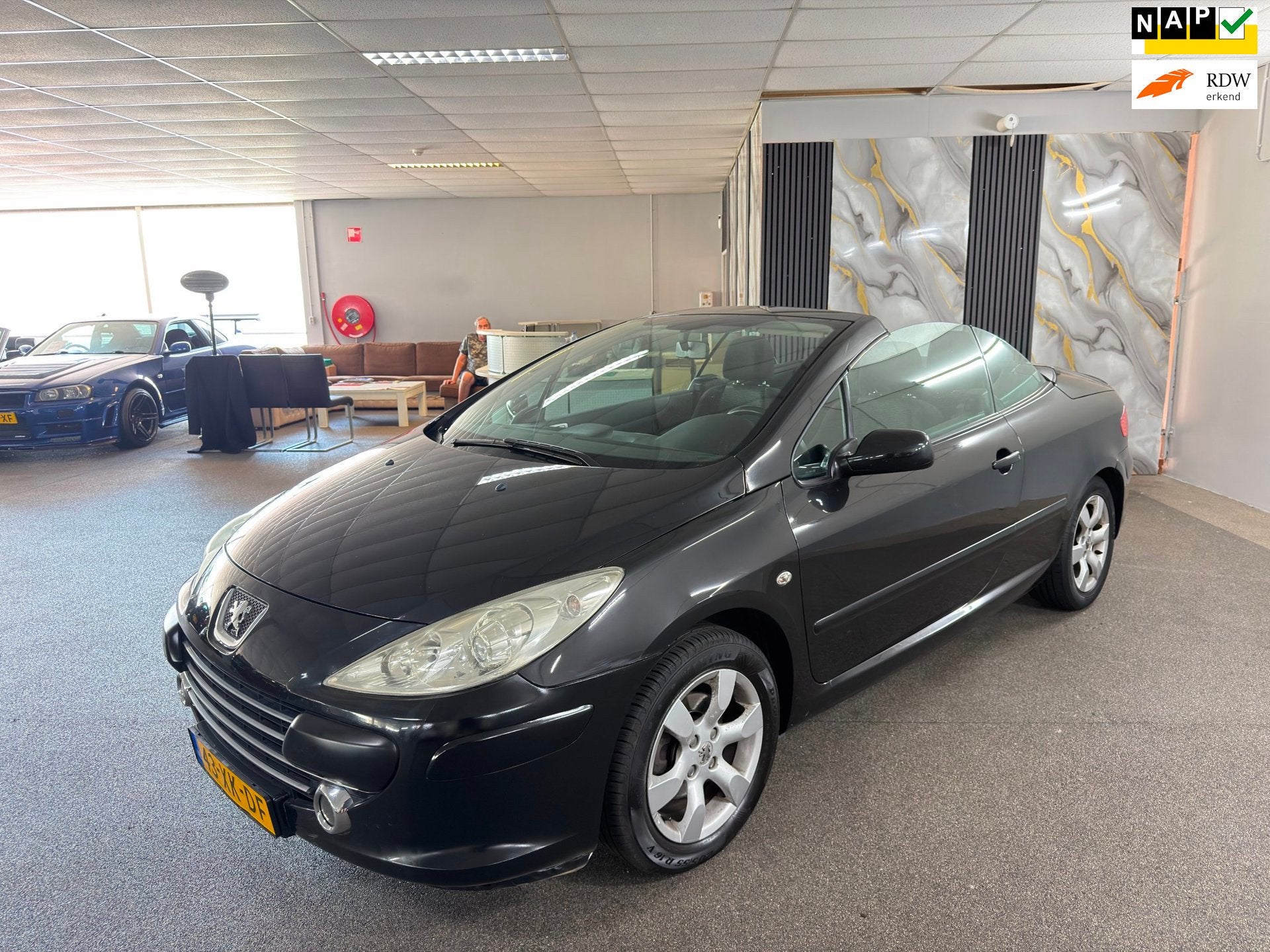 Peugeot 307 CC 1.6-16V Apk Nieuw,Clima,Cruise,Lm velgen,N.A., Stof, Gebruikt, Zwart, 4 cilinders