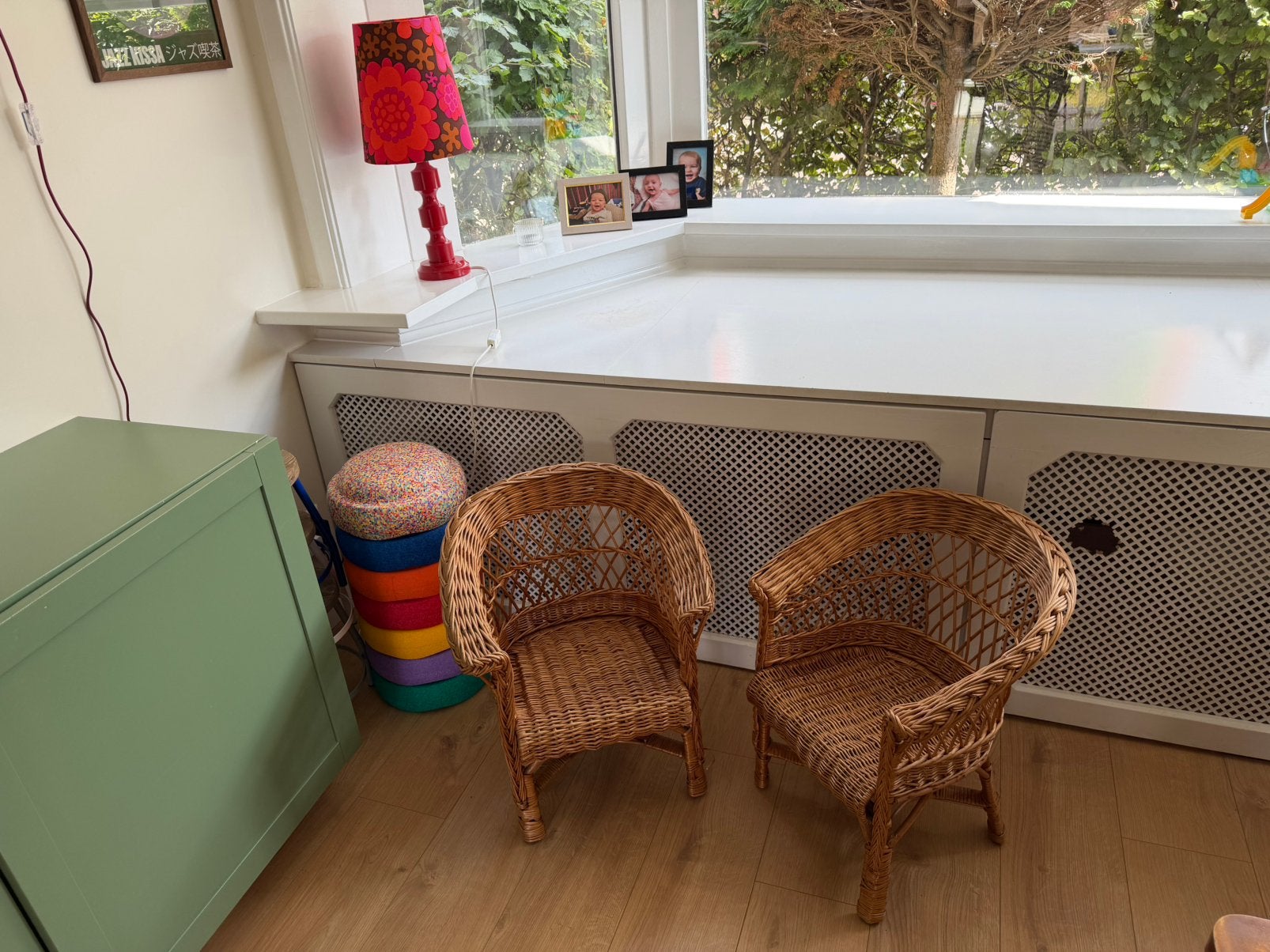 Twee rieten vintage kinderstoeltjes, Kinderen en Baby's, Kinderstoelen, Ophalen, Zo goed als nieuw, Overige typen