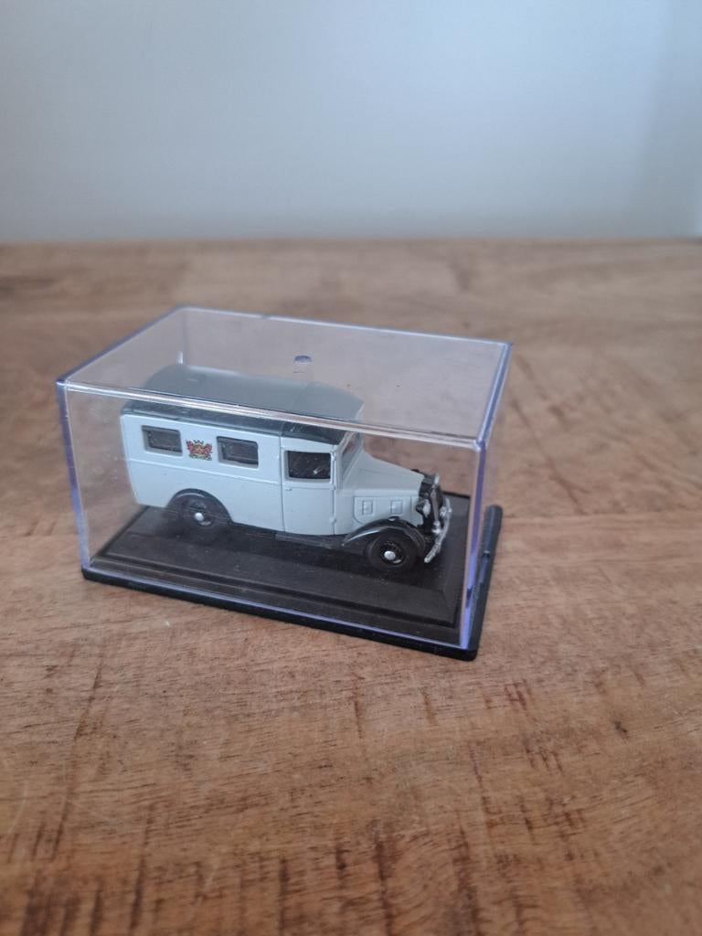 Oxford diecast model ambulance, Hobby en Vrije tijd, Gebruikt, England, Ophalen of Verzenden, N.b