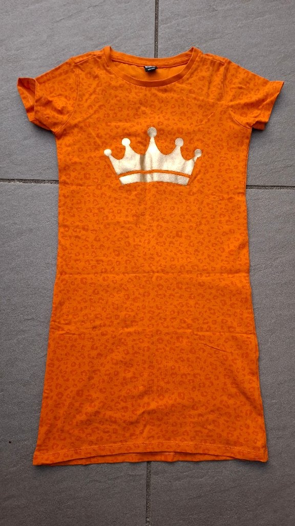 Koningsdag oranje jurkje kroon 134-140 – ZGAN, Ophalen of Verzenden, Zo goed als nieuw, Meisje, Jurk of Rok