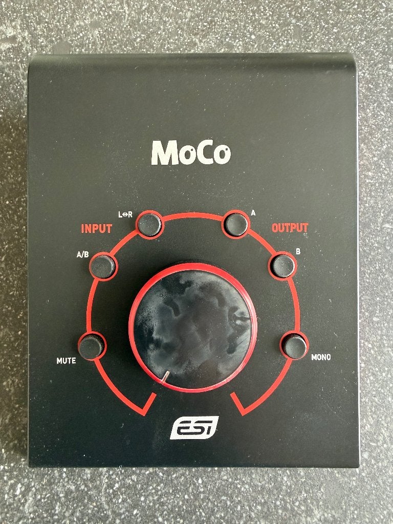 MoCo Passive Monitor Controller with 2 stereo I/O, Ophalen of Verzenden, Gebruikt, Audio