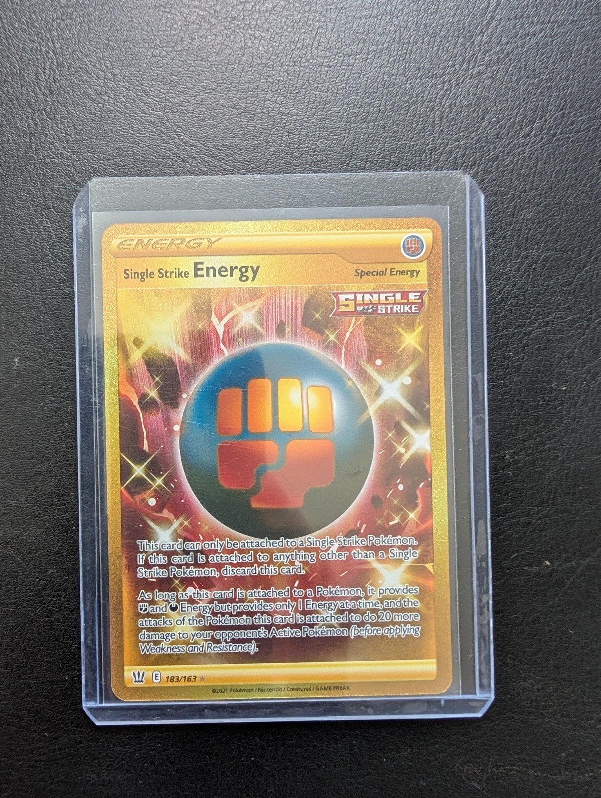 Pokémon TCG Single Strike Energy Gold Secret Rare 183/163, Hobby en Vrije tijd, Ophalen of Verzenden, Zo goed als nieuw, Losse kaart