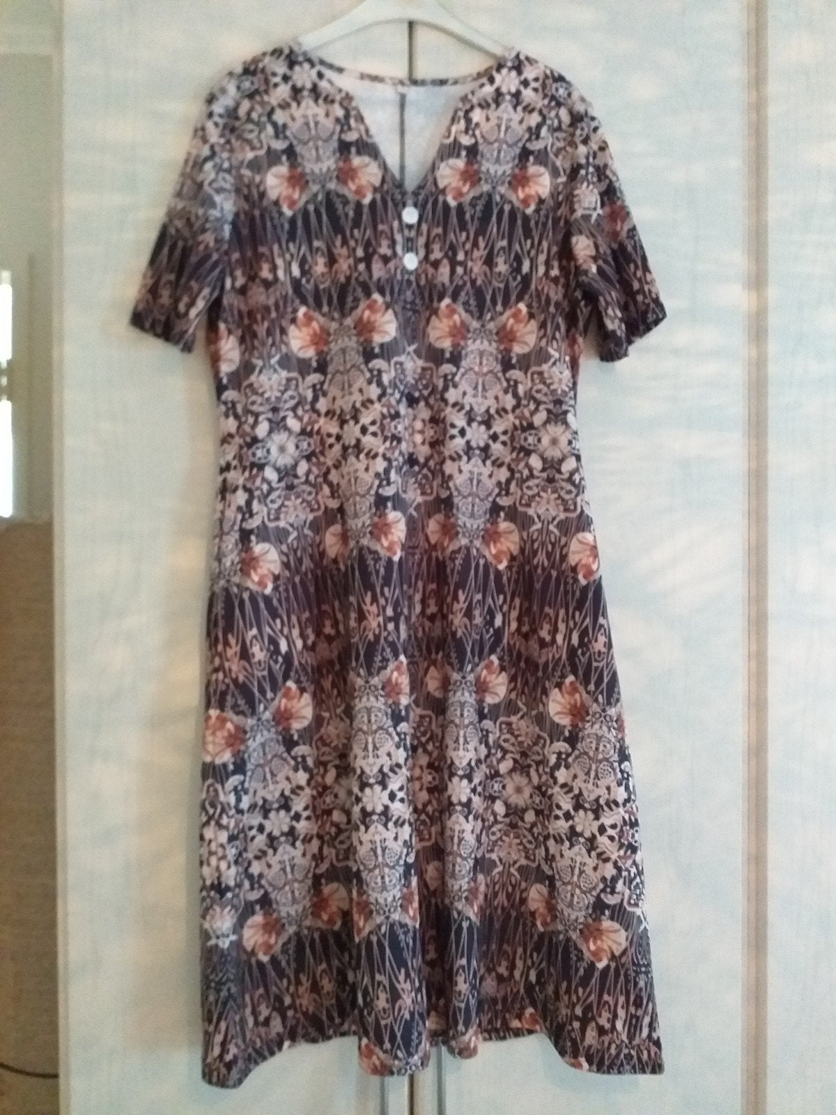 Te koop, Ophalen of Verzenden, Nieuw, Maat 38/40 (M), Onder de knie