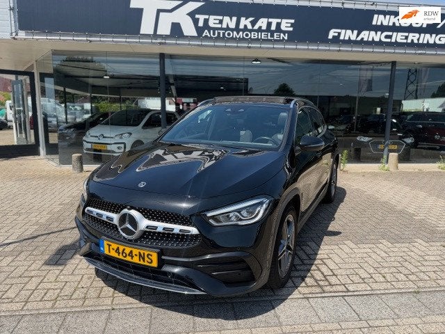 Mercedes-Benz GLA-klasse 250 4MATIC AMG Line, Auto's, Mercedes-Benz, Gebruikt, 4 cilinders, 2000 kg, Leder en Stof