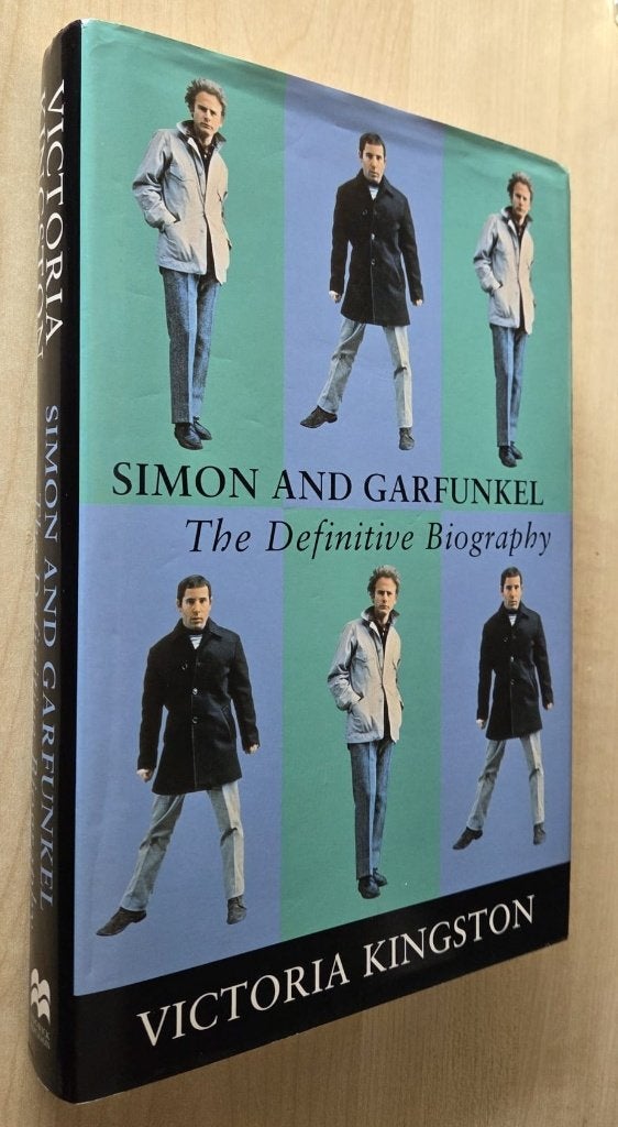 Simon and Garfunkel Biography hardcover - Victoria Kingston, Cd's en Dvd's, Ophalen of Verzenden, Zo goed als nieuw, Pop