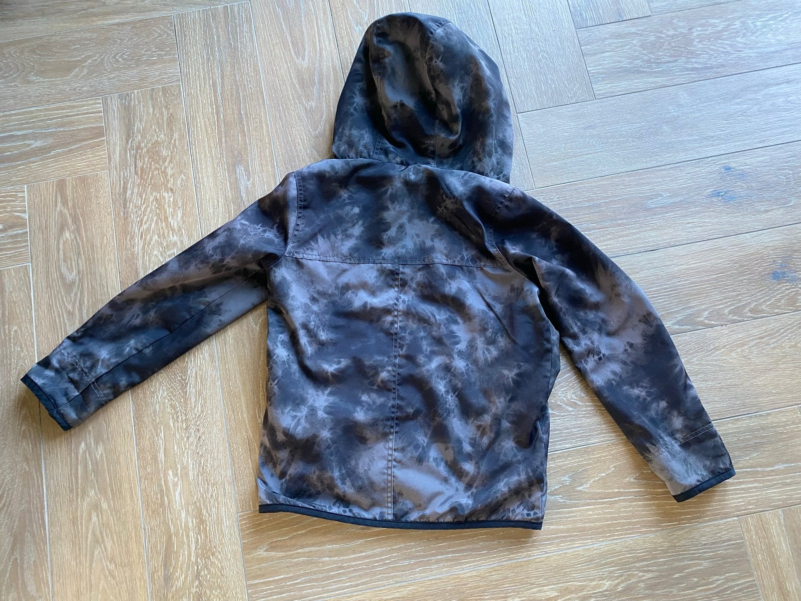 Abercrombie Kids jas maat 9/10 jaar.Zwart/Grijs Tie-Dye, Ophalen of Verzenden, Gebruikt, Jongen of Meisje, Jas