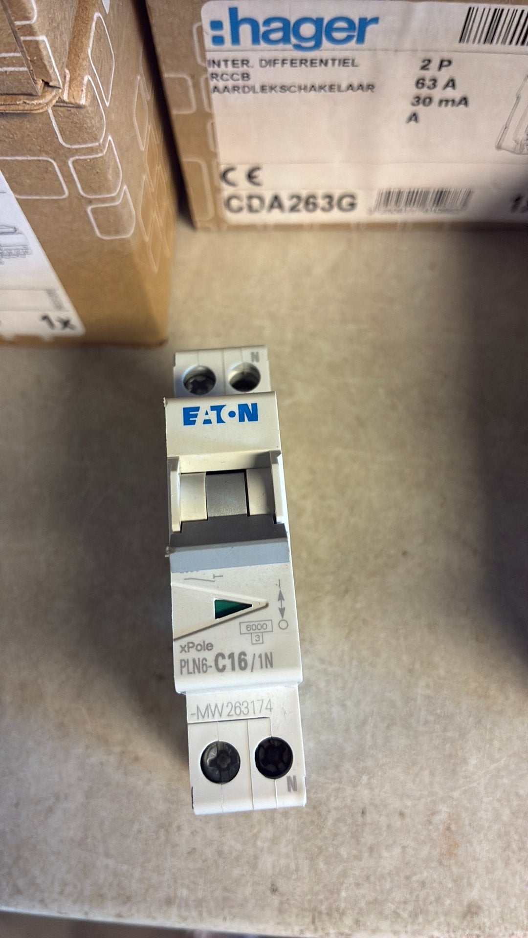 eaton installatie automaat c16 1p+n, Ophalen of Verzenden, Zo goed als nieuw, Overige typen