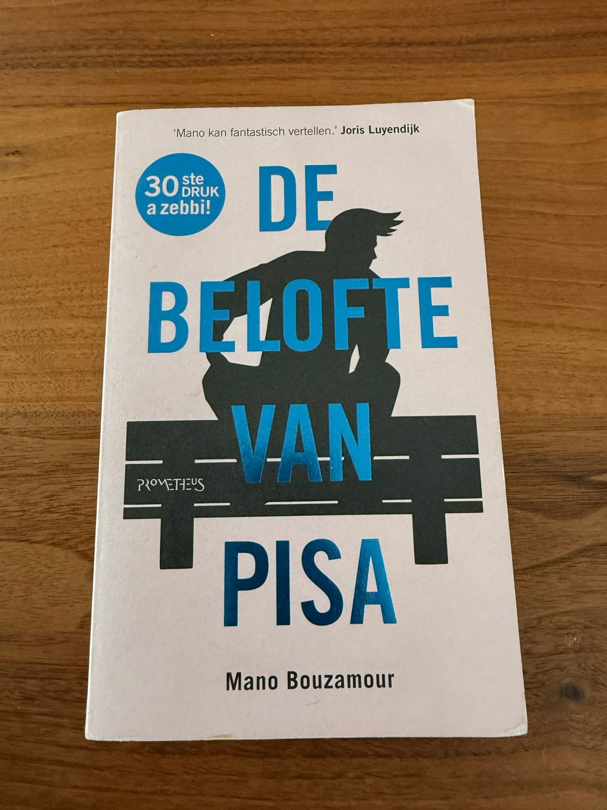De Belofte van Pisa - Mano Bouzamour (30e druk), Boeken, Ophalen of Verzenden, Zo goed als nieuw