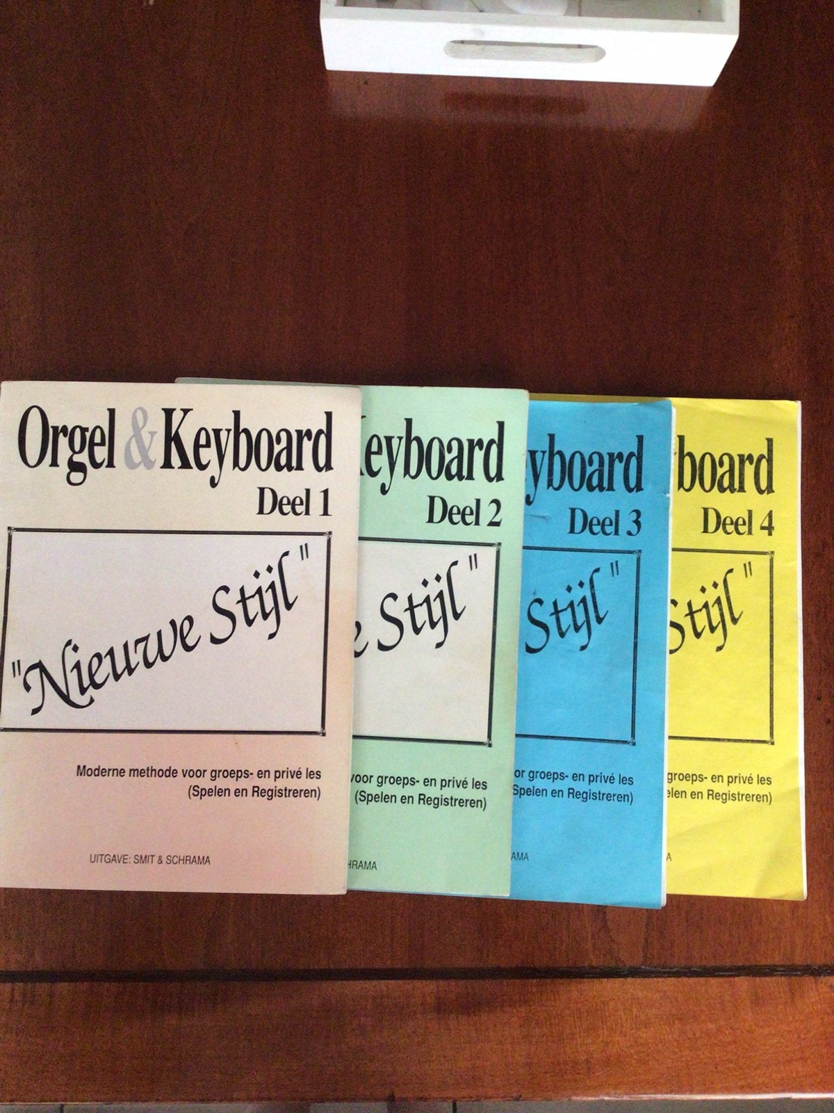 Orgel en Keybord lesboeken, Ophalen, Zo goed als nieuw