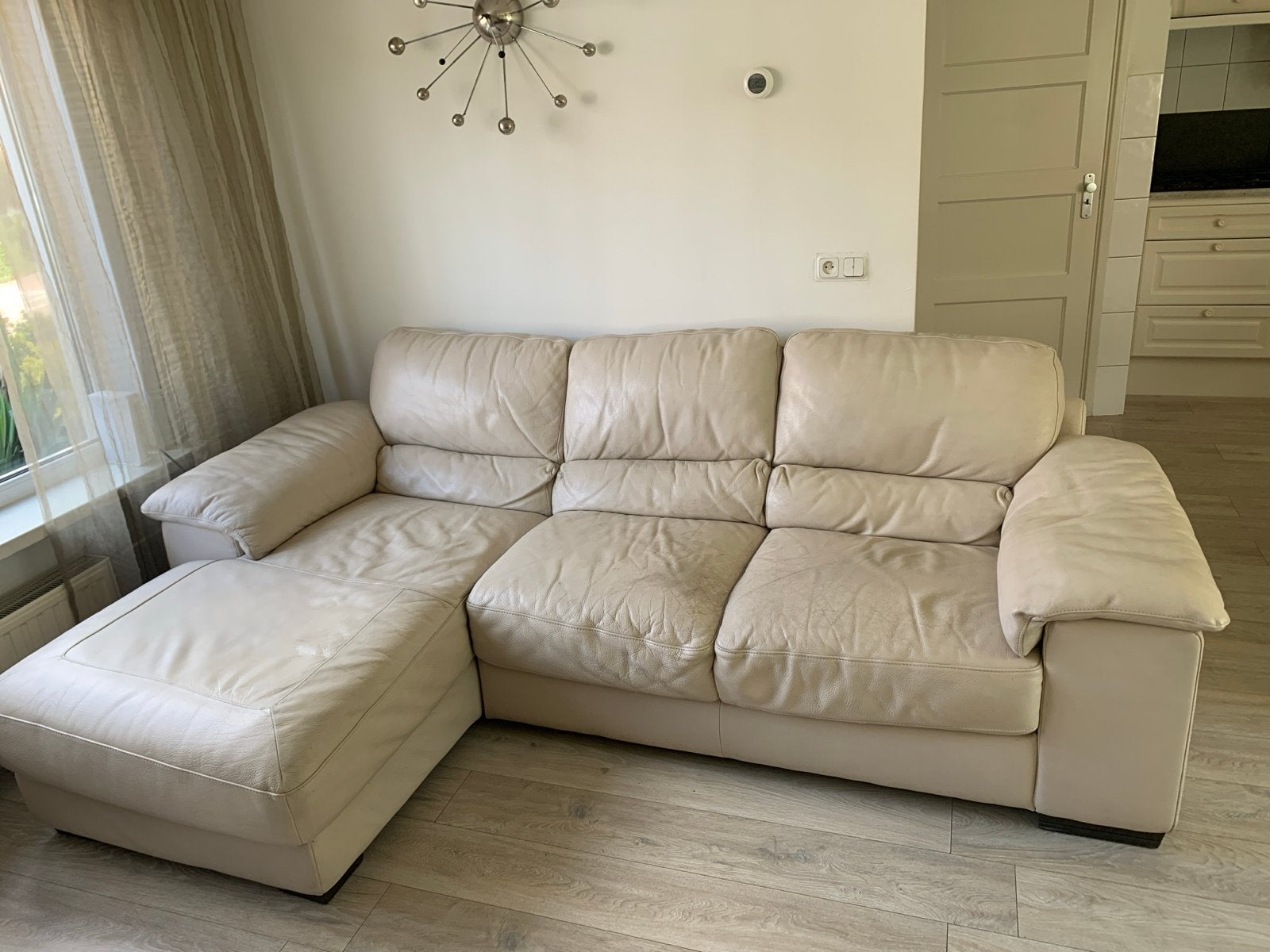 Gratis: Italiaanse design bank + lounge stoel (tegen trappis, Huis en Inrichting, Banken | Bankstellen, Ophalen, Gebruikt, 100 tot 125 cm
