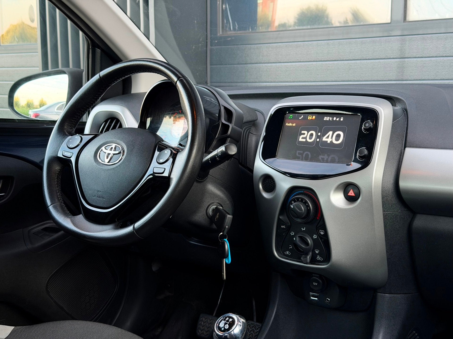 Toyota Aygo 1.0 VVT-i x-play | Achteruitrijcam | Bleutooth, Auto's, Voorwielaandrijving, Stof, Gebruikt, Origineel Nederlands