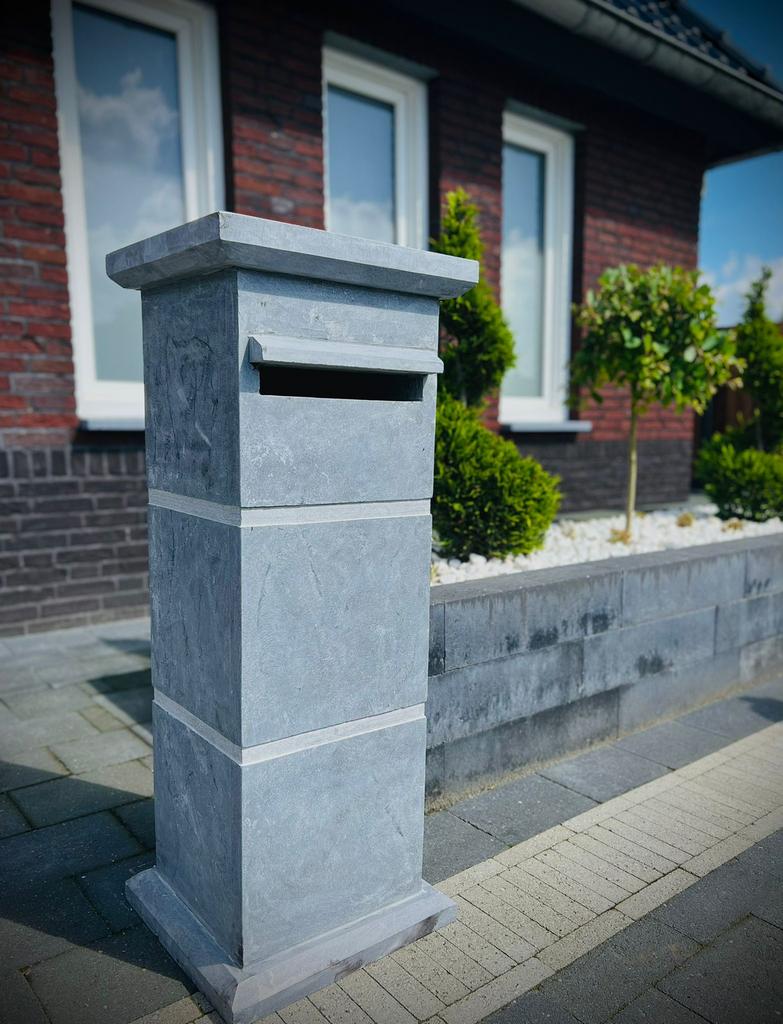 Natuurstenen brievenbus - model 002 - NIEUW - uit voorraad, Ophalen of Verzenden, Nieuw, Hardsteen, Staande brievenbus