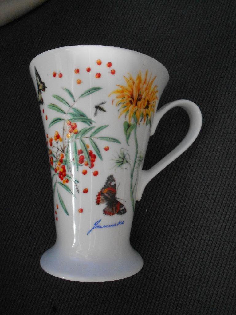 mooie JBS beker bloemen en vlinders 1999 Janneke Brinkman, Huis en Inrichting, Keuken | Servies, Ophalen, Gebruikt, Overige typen