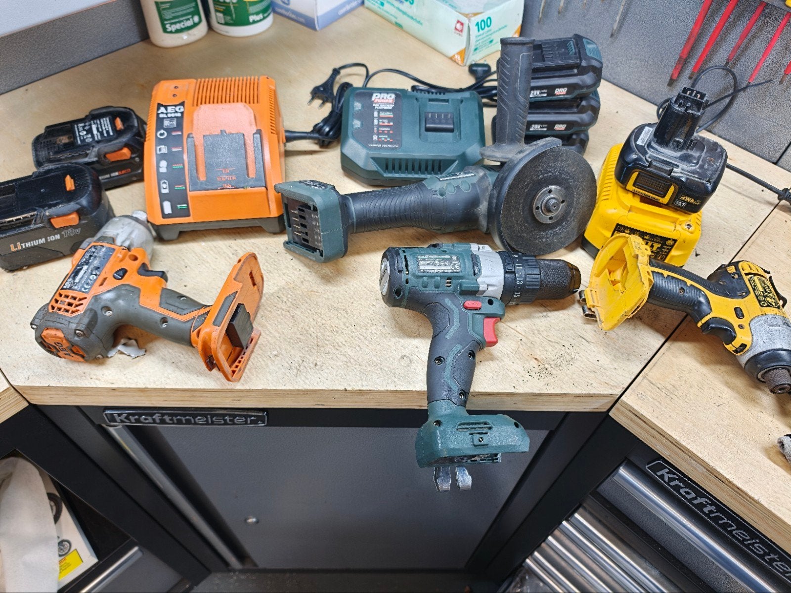 diverse accu gereedschap, Doe-het-zelf en Verbouw, Gereedschap | Boormachines, Ophalen of Verzenden, Gebruikt, Boor- en Schroefmachine