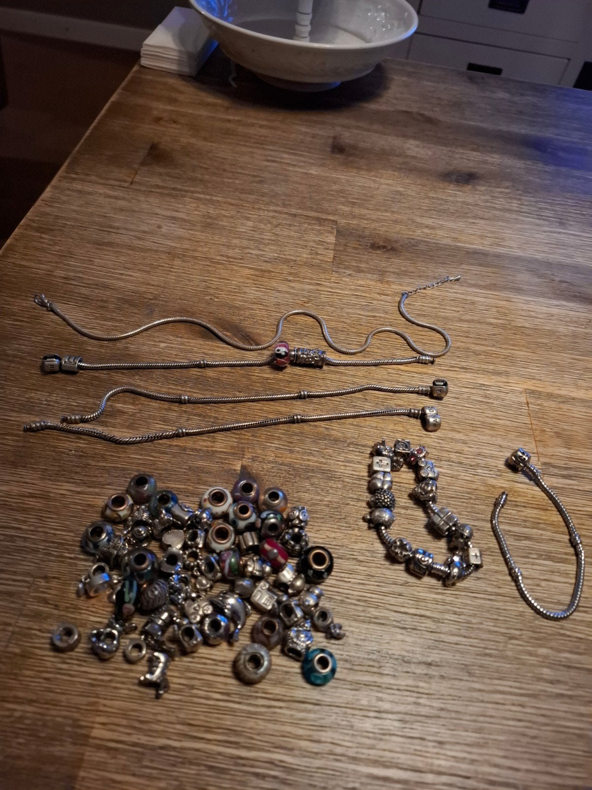 Pandora bedels en armband  3x ketting 1x kind armband 2x en, Gebruikt, Pandora, Ophalen of Verzenden, 4 bedels of meer