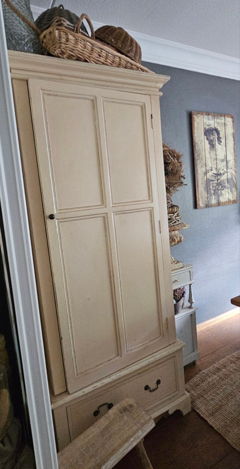 Antieke linnenkast met lade - landelijke stijl, Gebruikt, Met lade(s), Landelijke stijl, 150 tot 200 cm