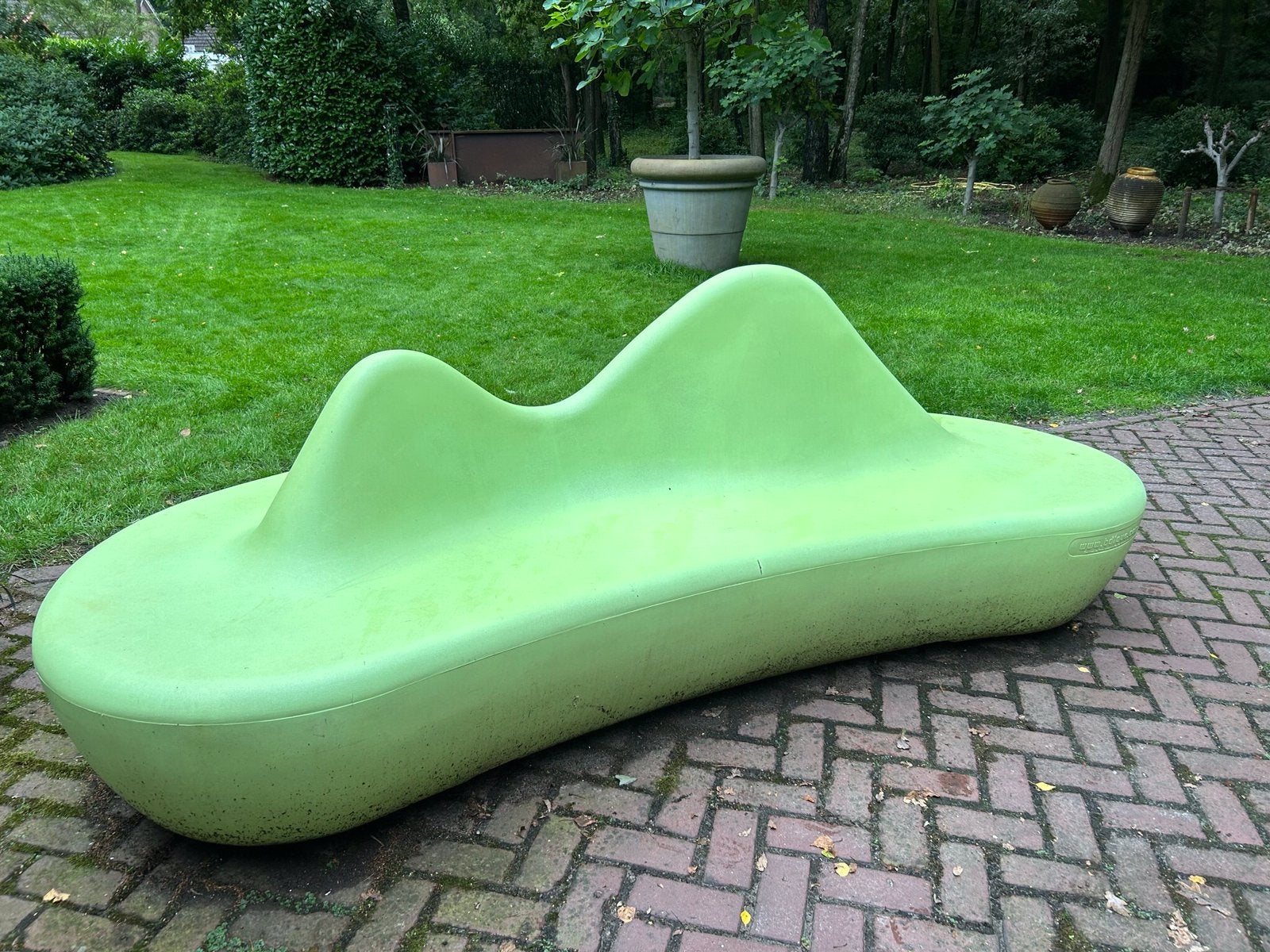 “BD LOVE BENCH” BY LOVE GROVE FOR “BD BARCELONA”, Ophalen