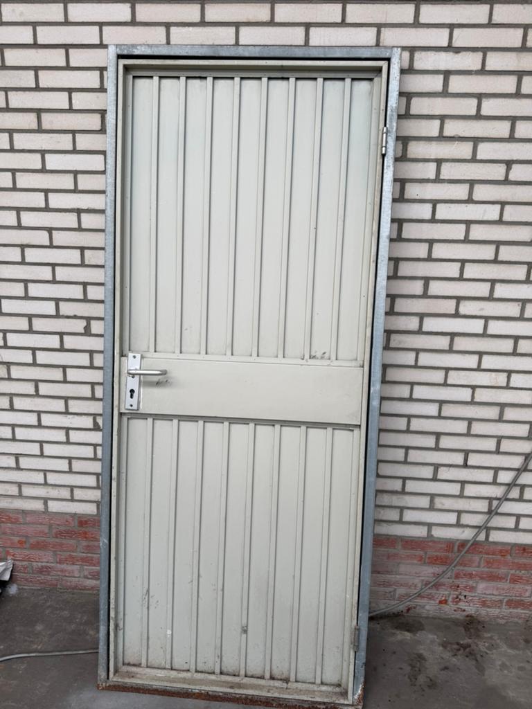 Buiten deur staal, Ophalen, Zo goed als nieuw, Buitendeur, 200 tot 215 cm