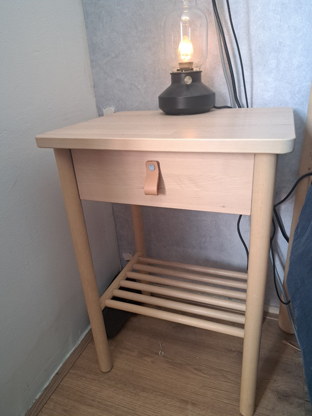 2 x IKEA BJÖRKSNÄS nachtkastje, Ophalen, 55 tot 70 cm, Zo goed als nieuw, 45 tot 65 cm