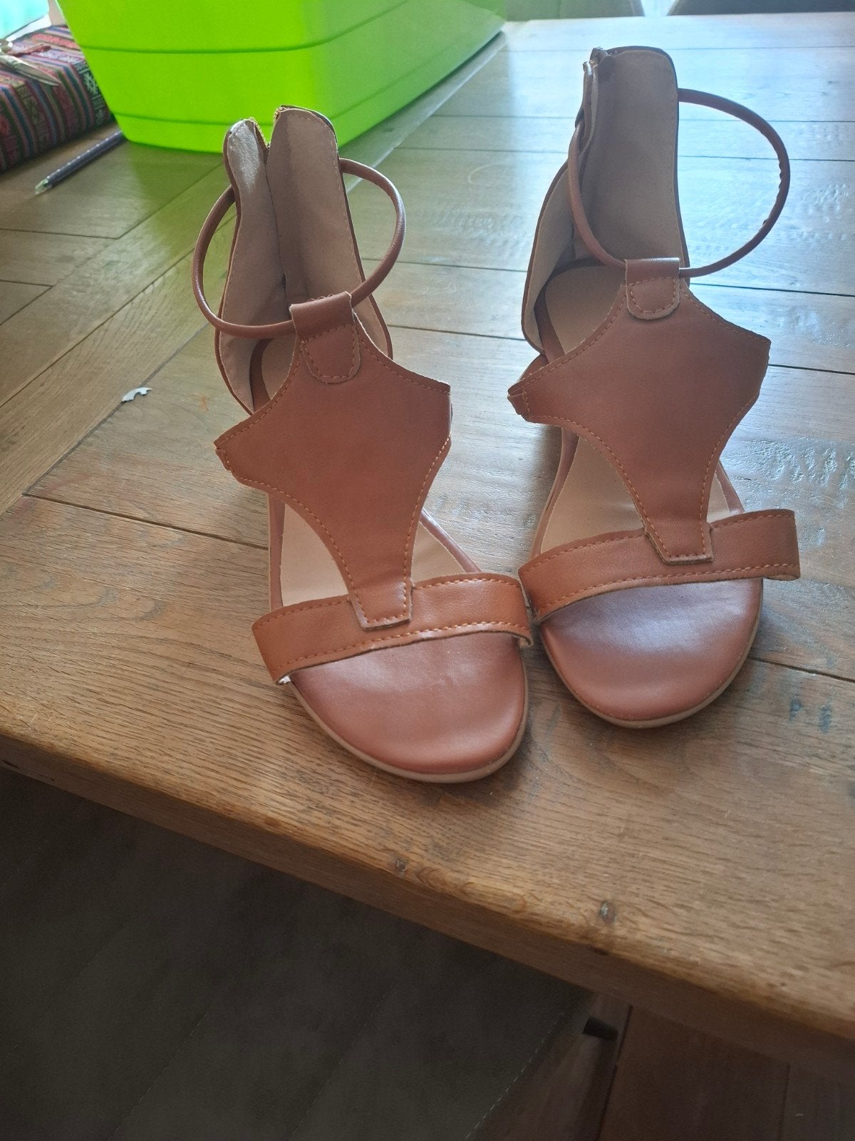 Sleehak sandaal, Ophalen of Verzenden, Zo goed als nieuw, Sandalen of Muiltjes