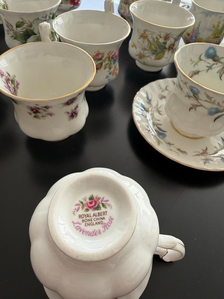 Royal Albert porseleinen kopjes en schoteltjes - Diverse dec, Ophalen of Verzenden