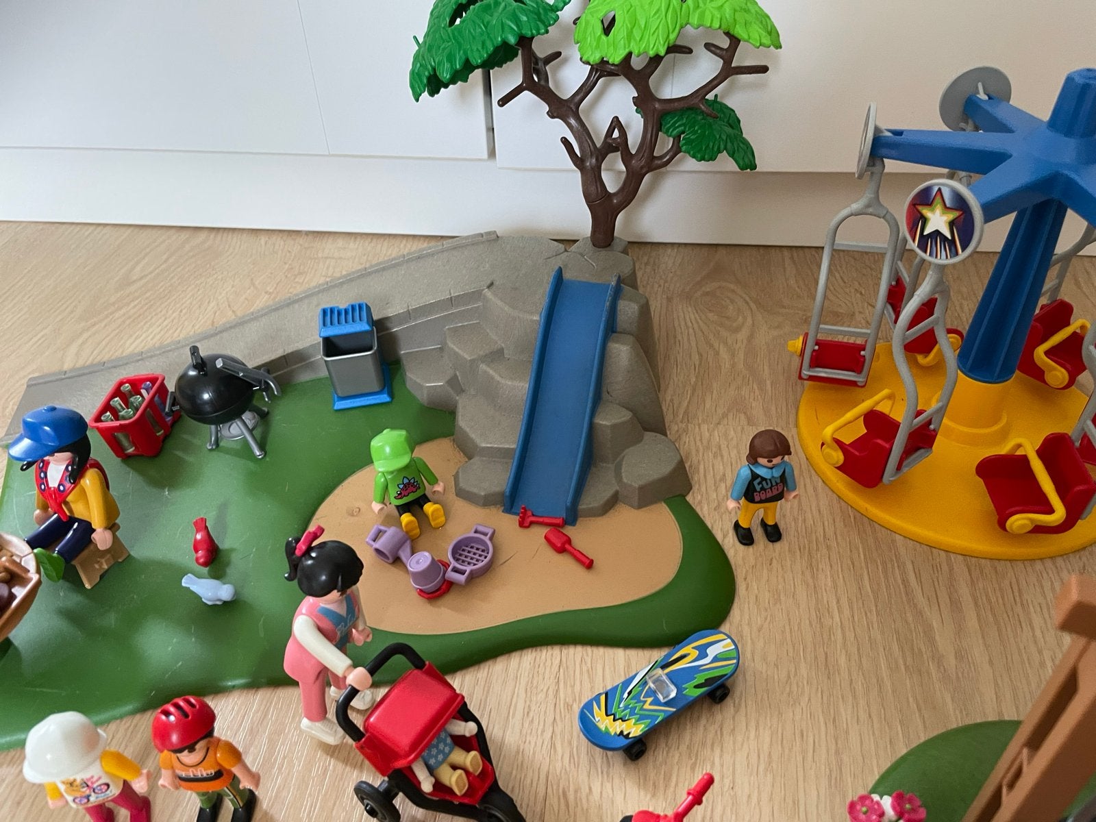 Playmobil Speeltuin met draaimolen, schommels en glijbaan, Ophalen of Verzenden, Gebruikt, Jongen of Meisje