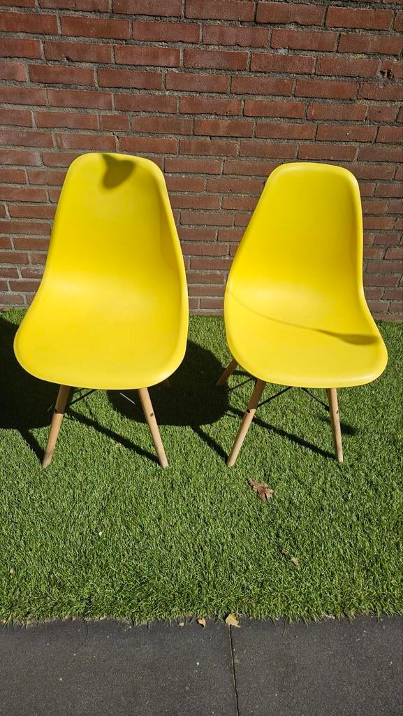 2 gele kuipstoelen met houten poten, Gebruikt, Twee, Overige kleuren, Ophalen