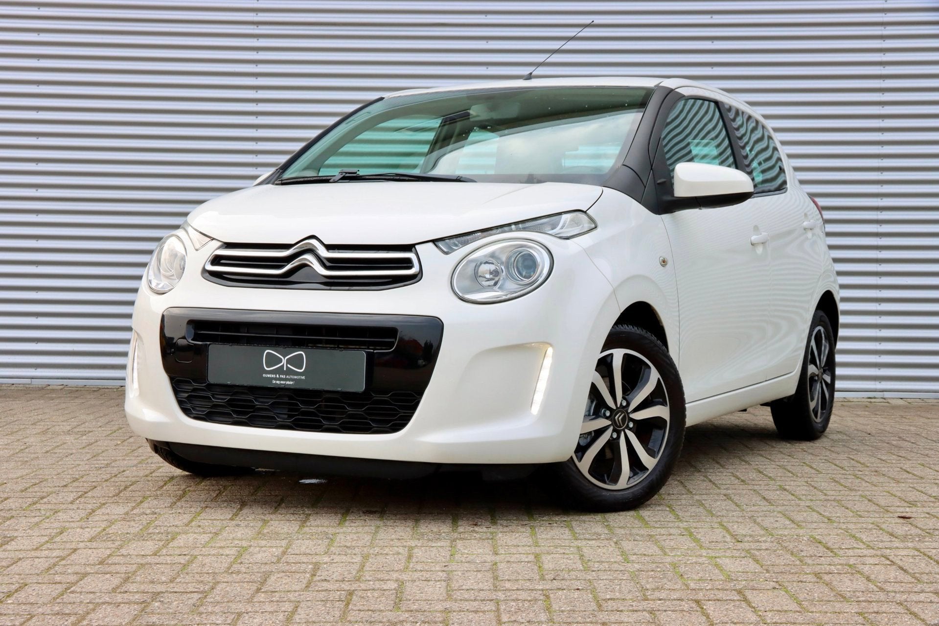 Citroen C1 1.0 VTi Shine | AUTOMAAT | 1E EIGENAAR | AIRCO, Gebruikt, Huisgarantie, Met garantie (alle), 4 stoelen