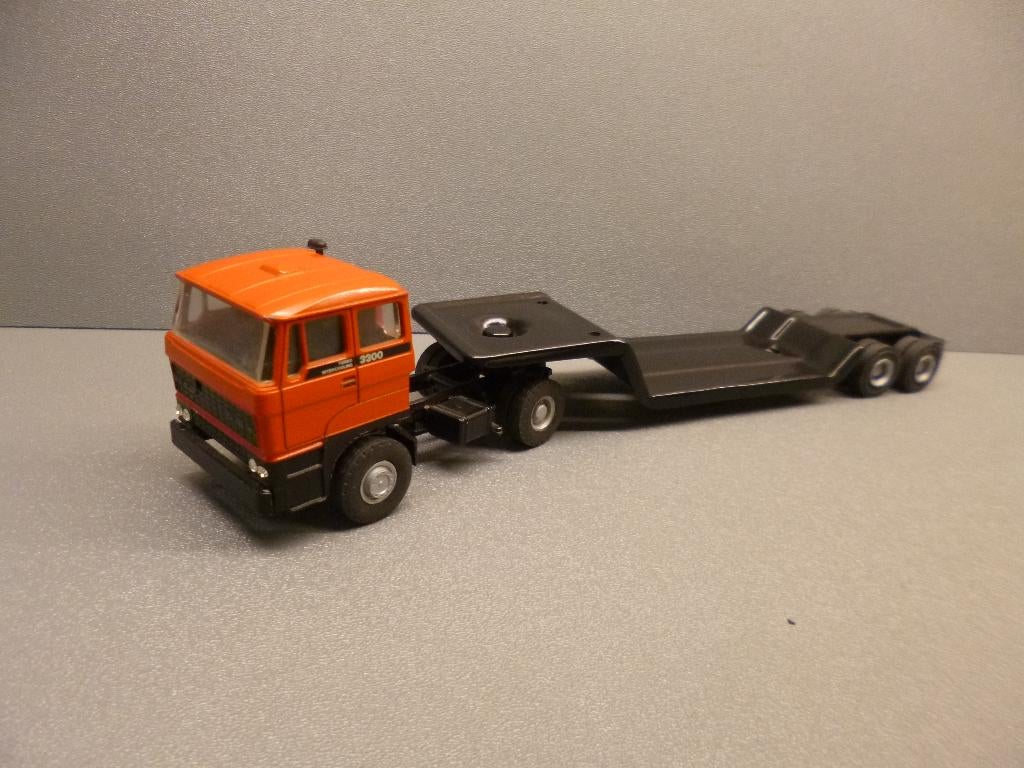 Daf 3300 Lion, dieplader, Hobby en Vrije tijd, Modelauto's | 1:50, Ophalen of Verzenden, Zo goed als nieuw, Bus of Vrachtwagen