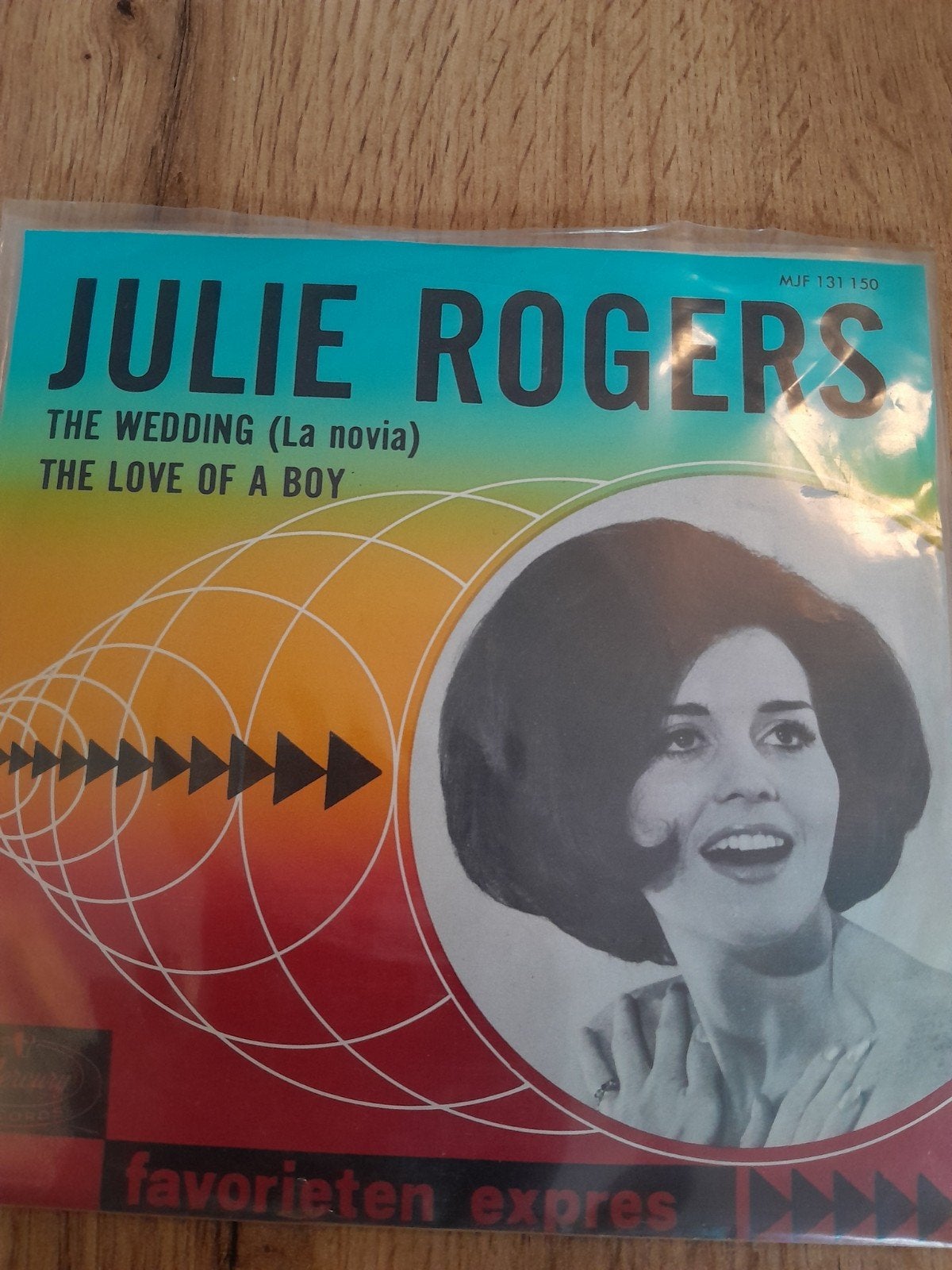 Julie rogers 7inch the wedding, Ophalen of Verzenden, Zo goed als nieuw, Pop